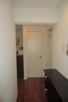 間仕切り壁及びドアの新設で暖房効果UP! 間仕切り壁及びドアの新設で暖房効果UP!